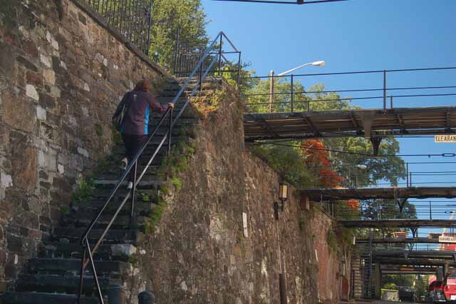 River Street passageway